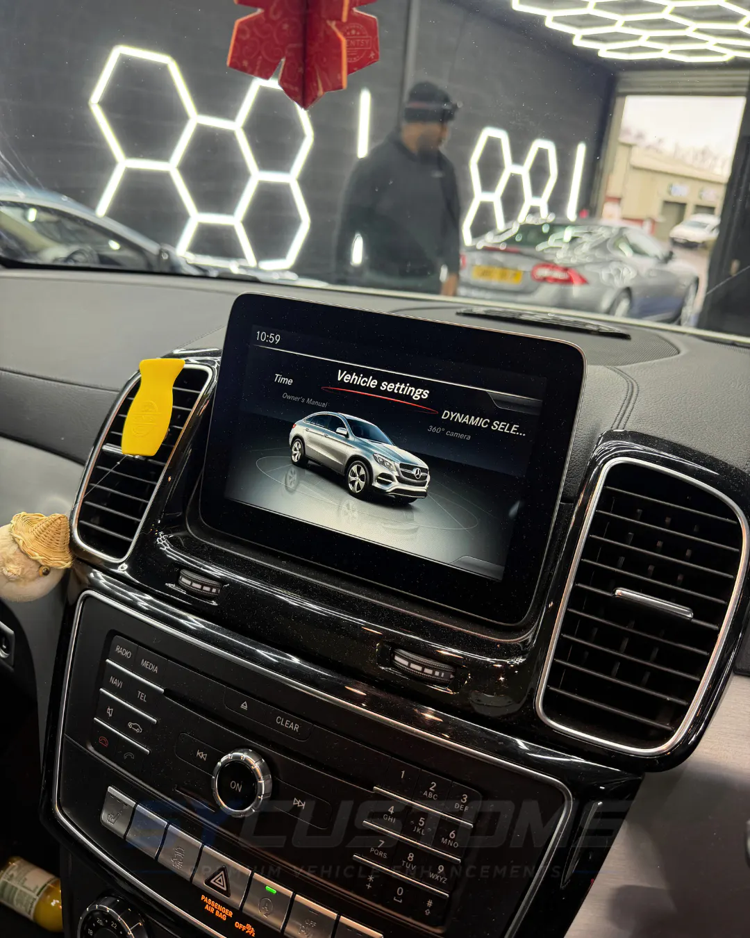 Mercedes GLE before oem ambient lighting, screen upgrade, digital cluster upgrade installation