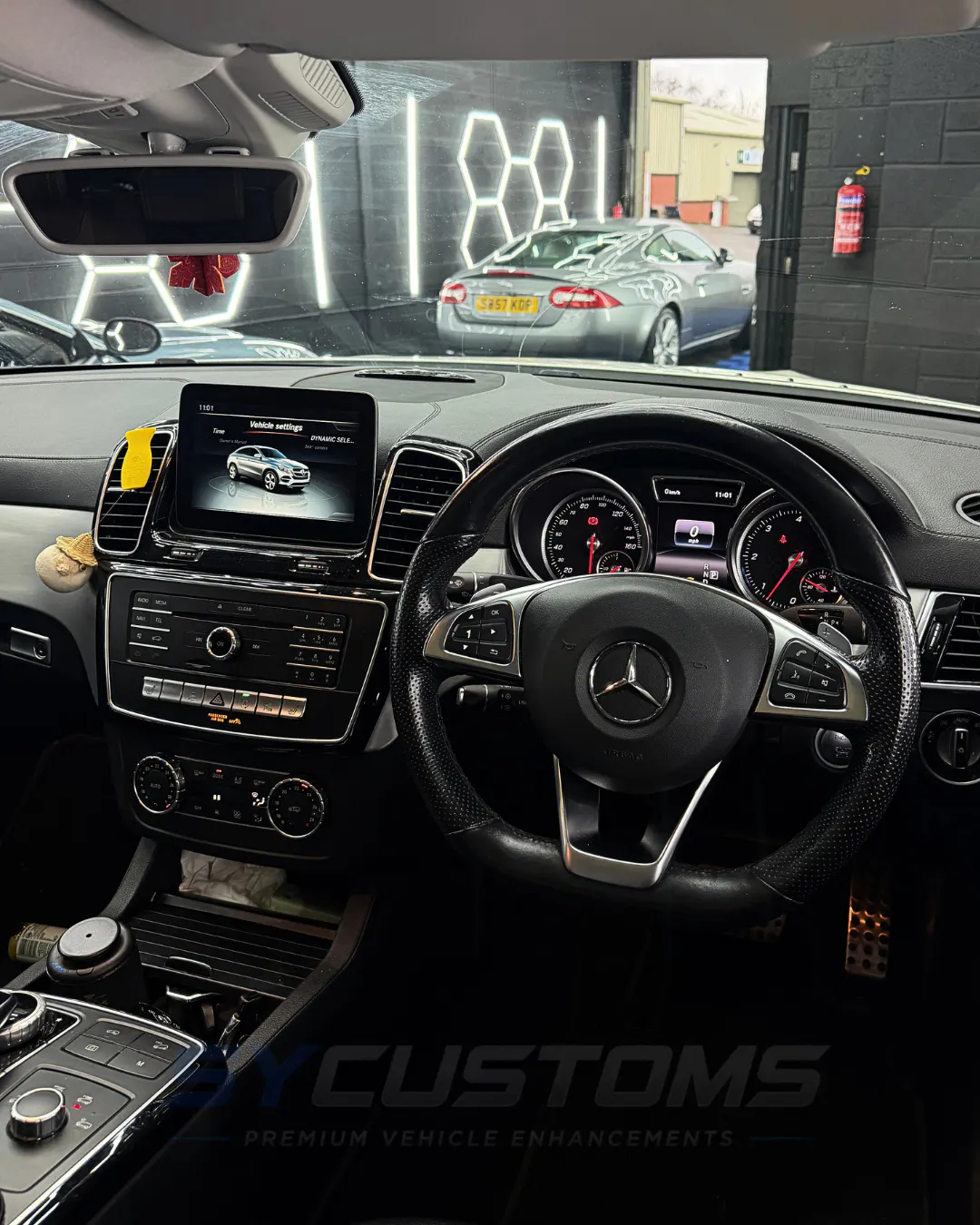 Mercedes GLE before oem ambient lighting, screen upgrade, digital cluster upgrade installation